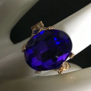 Heliotrope Oval Stone Ring with Accent Stones #statement #jewelry #cocktailring